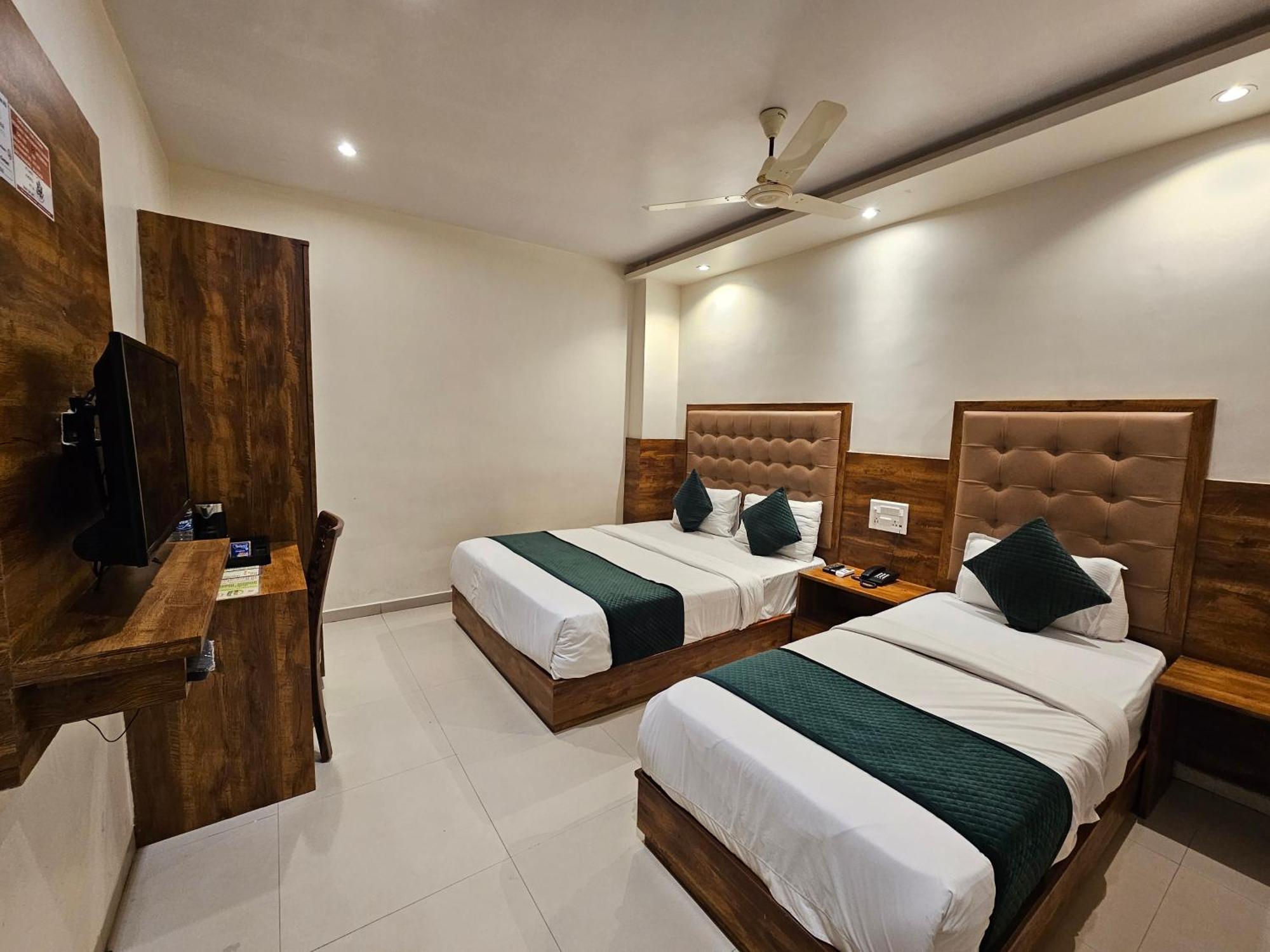 Hotel Bkc Garden - Near Us Embassy Bkc Bombay Exterior foto